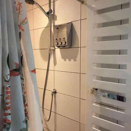 Airbnb 37 *